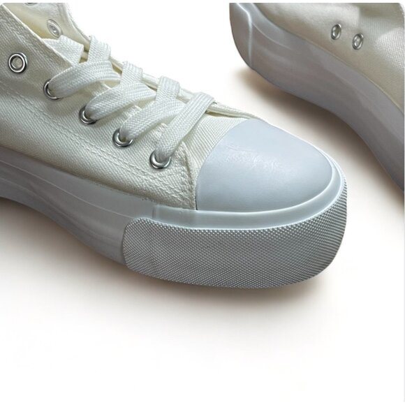 Women's white canvas low top sneakers with thick sole and rubber toe cap, New - Picture 12 of 12